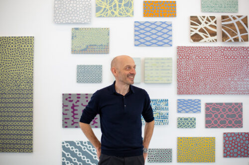 Portrait Claus Prokop in der Ausstellung "Wiederholung als Differenz"