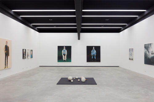 Ausstellungsansicht "Momentum - Über die Kunst, die Zeit anzuhalten"