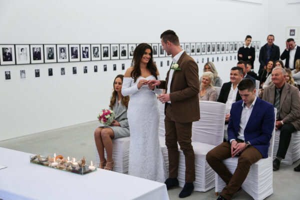 Hochzeit im Museum Angerlehner, Standesamtliche Trauung im Salon