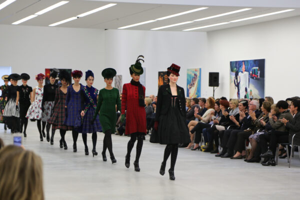 Modenschau im Museum Angerlehner "Fête Galante, Kronlachner - The Concept"