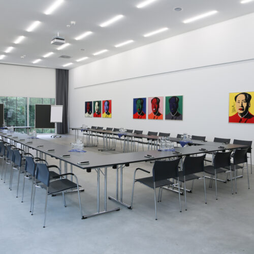 Der Salon im Museum Angerlehner mit U-Form Bestuhlung