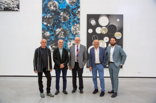Gruppenfoto mit Manfred Wakolbinger, Hans Kupelwieser, Heinz J. Angerlehner, Leopold Kogler und Antonio Rosa de Pauli in der Ausstellung "KO KU WA"