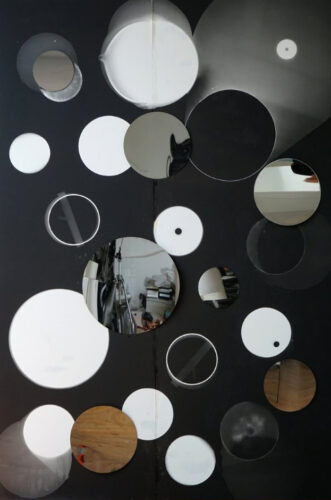 Hans Kupelwieser, Ohne Titel, 2022, Fotogramm und Edelstahl auf Leinwand, 271 x 180 cm